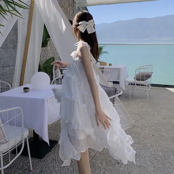 Balta suknelė dizaino prasme nišą švelnus mažai vyras paplūdimio temperamentas suspender suknelė moteriška vasaros 2021